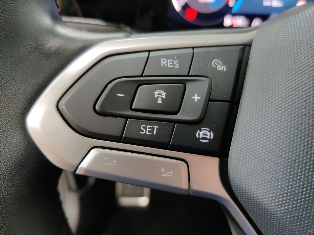 Volkswagen Golf 2024