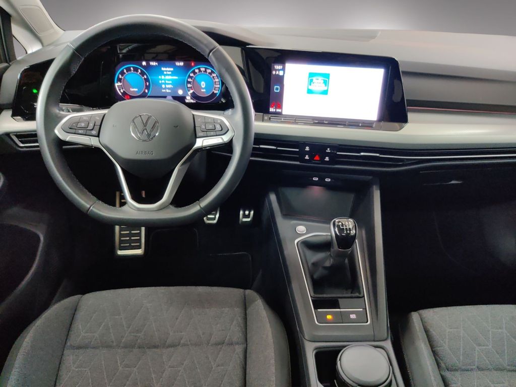 Volkswagen Golf 2024