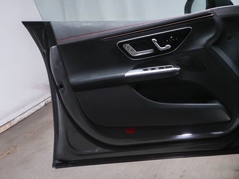 Mercedes-Benz EQE 2024