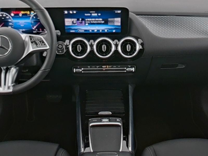 Mercedes-Benz B 220 2024