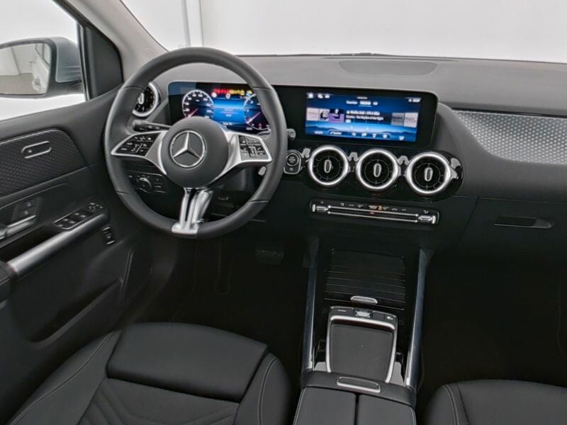 Mercedes-Benz B 220 2024