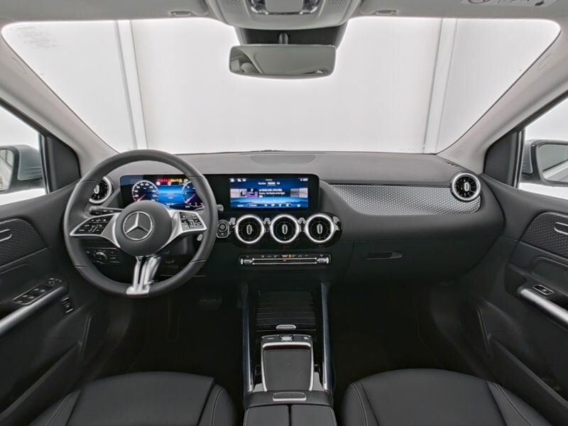 Mercedes-Benz B 220 2024