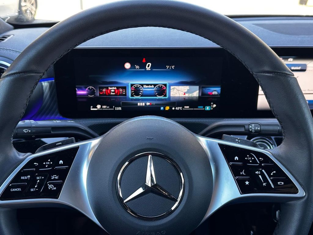 Mercedes-Benz CLA 180 2025