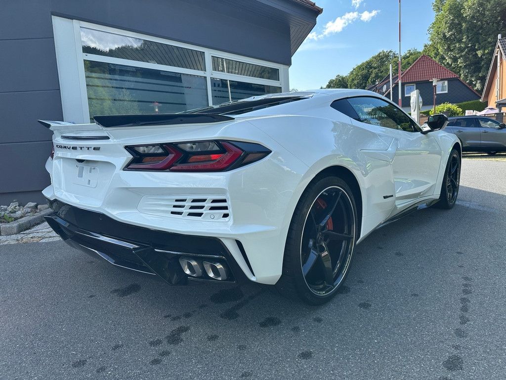Corvette C8