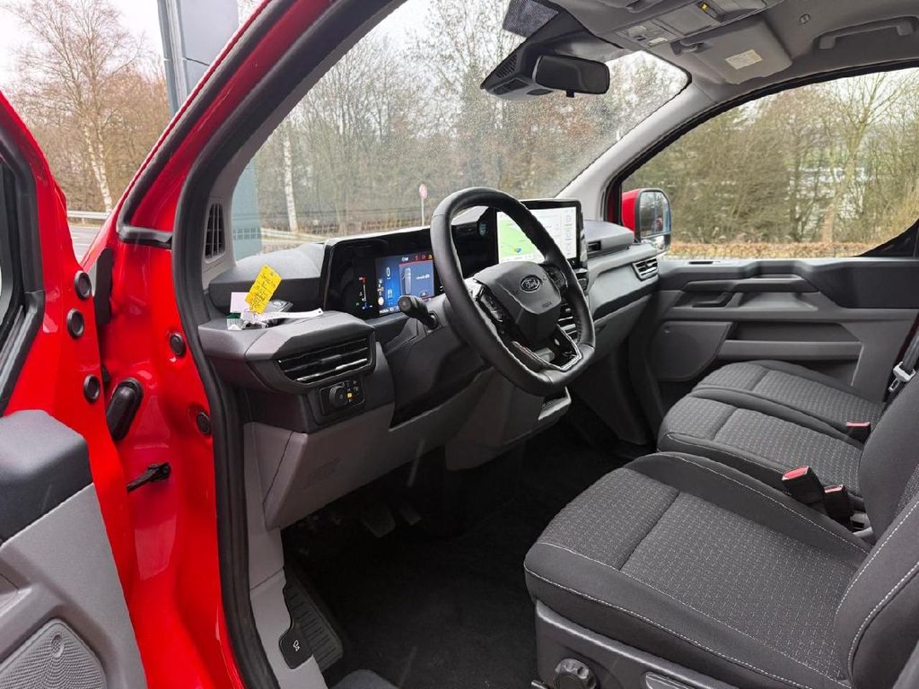Ford Tourneo Custom 2025