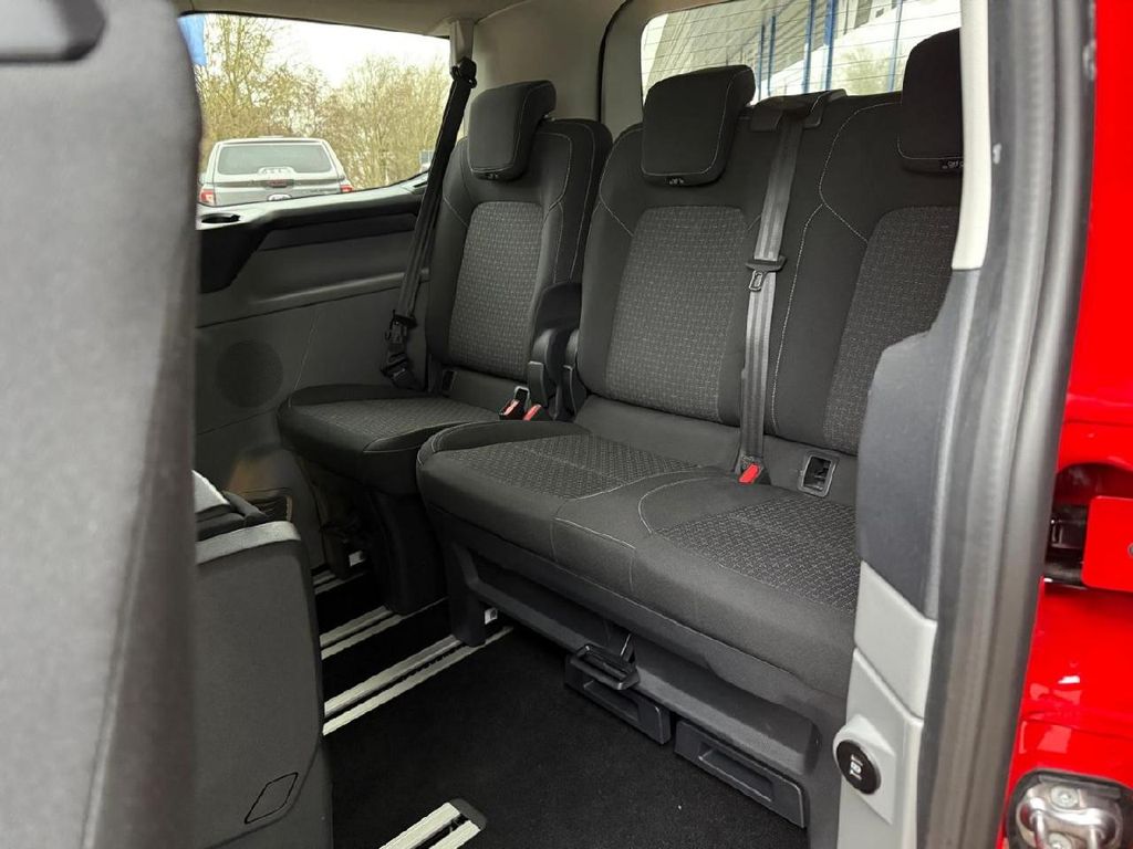 Ford Tourneo Custom 2025