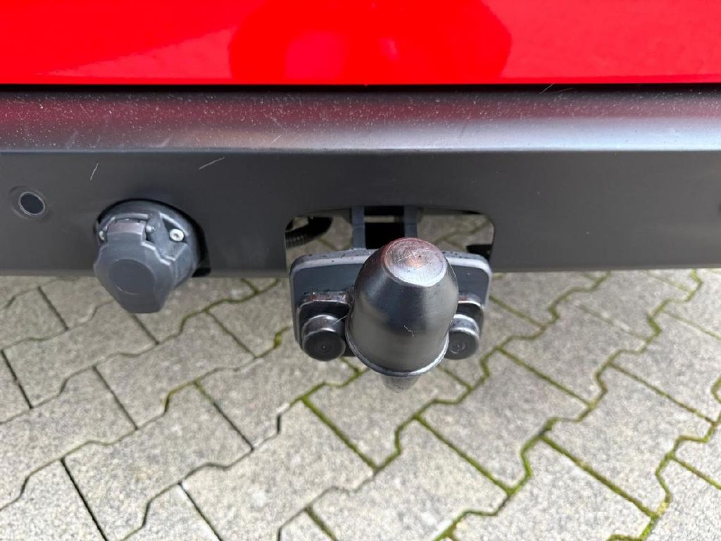 Ford Tourneo Custom 2025