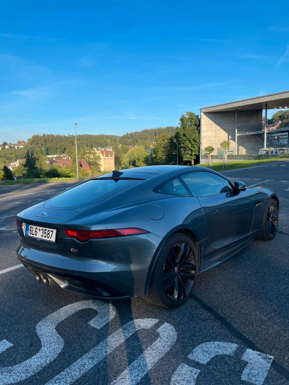Jaguar F-Type 2016