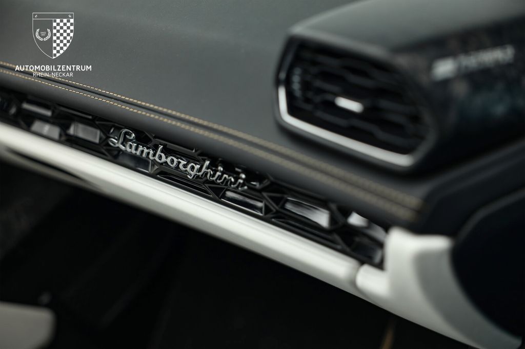 Lamborghini Huracán 2021