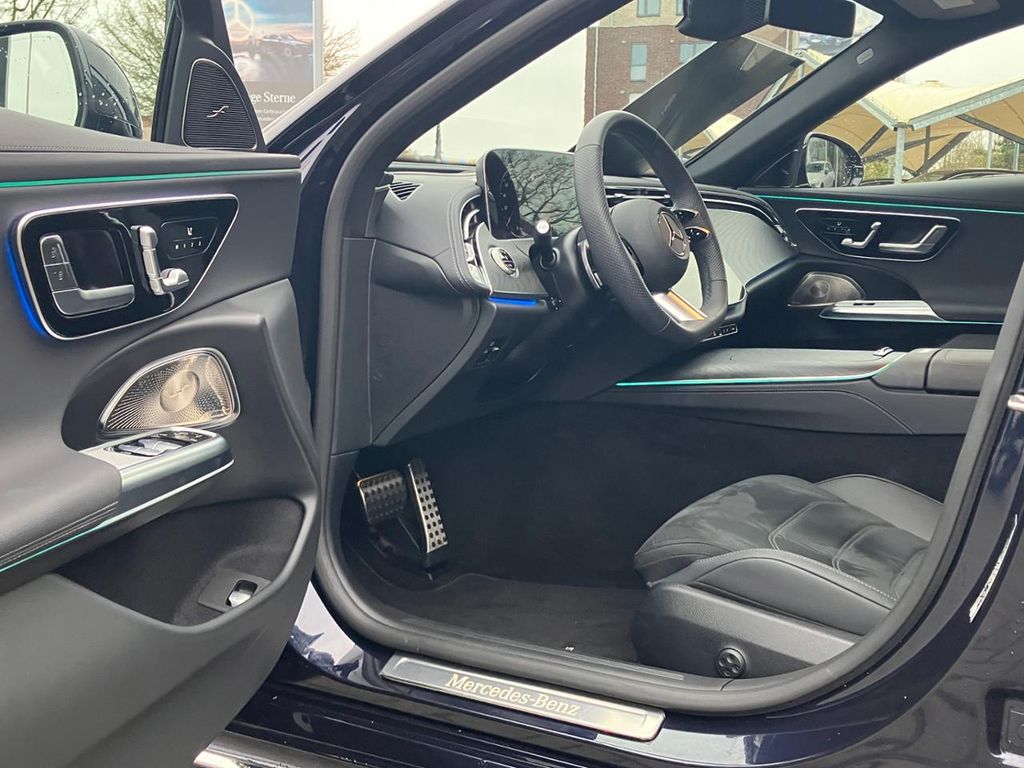 Mercedes-Benz E 300 2025