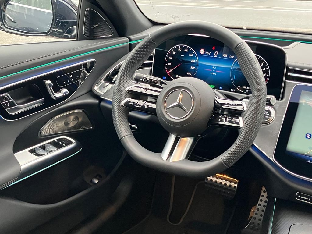 Mercedes-Benz E 300 2025