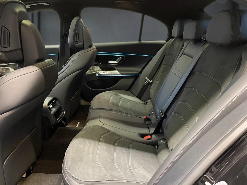 Mercedes-Benz E 300 2025