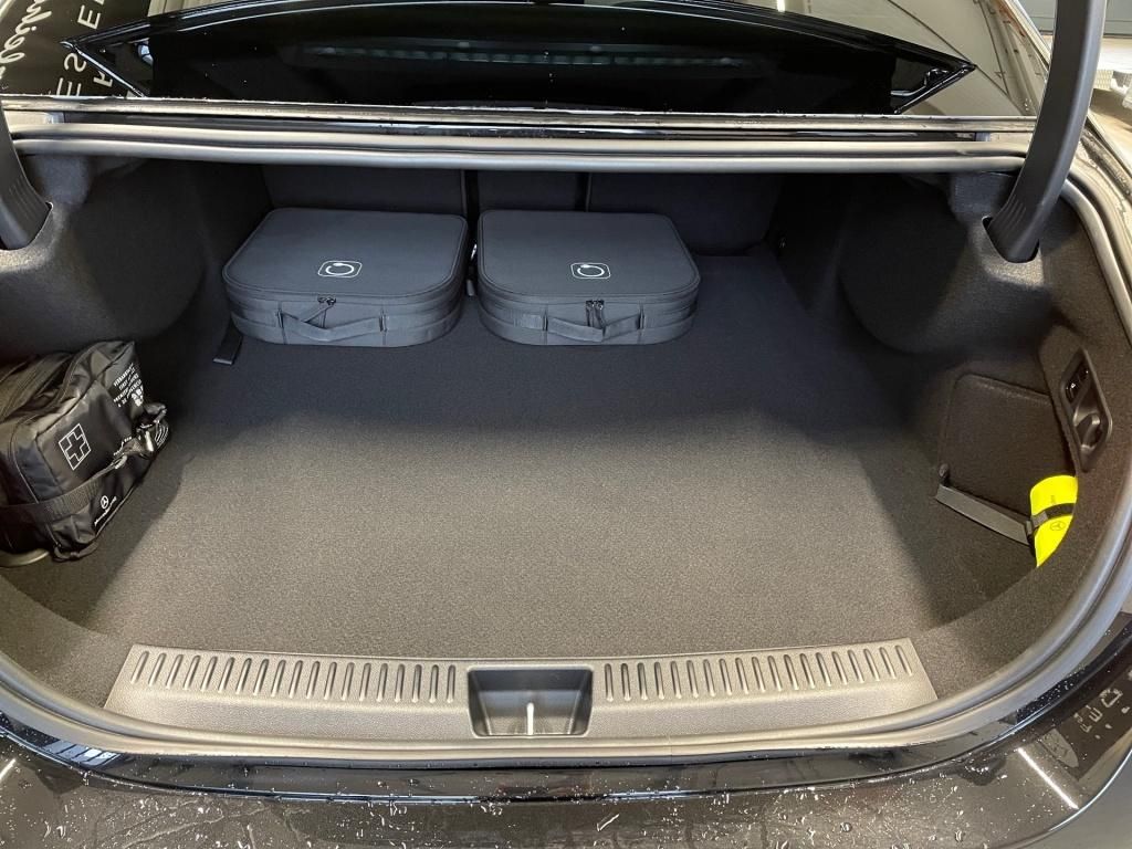 Mercedes-Benz E 300 2025