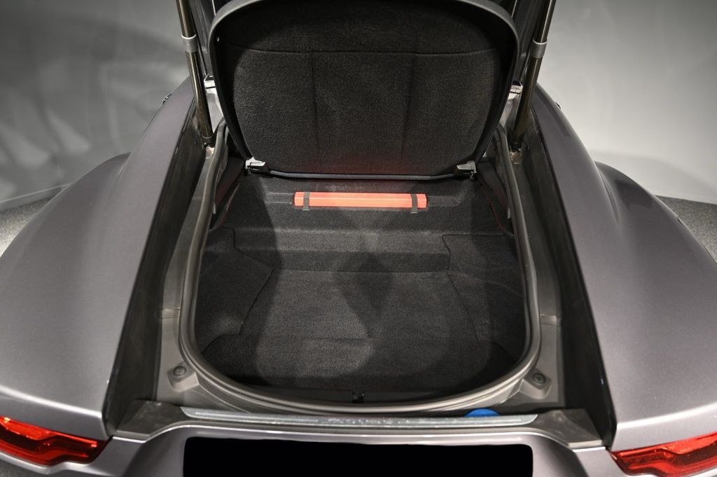 Jaguar F-Type 2025