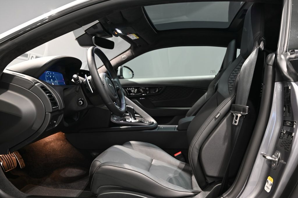 Jaguar F-Type 2025