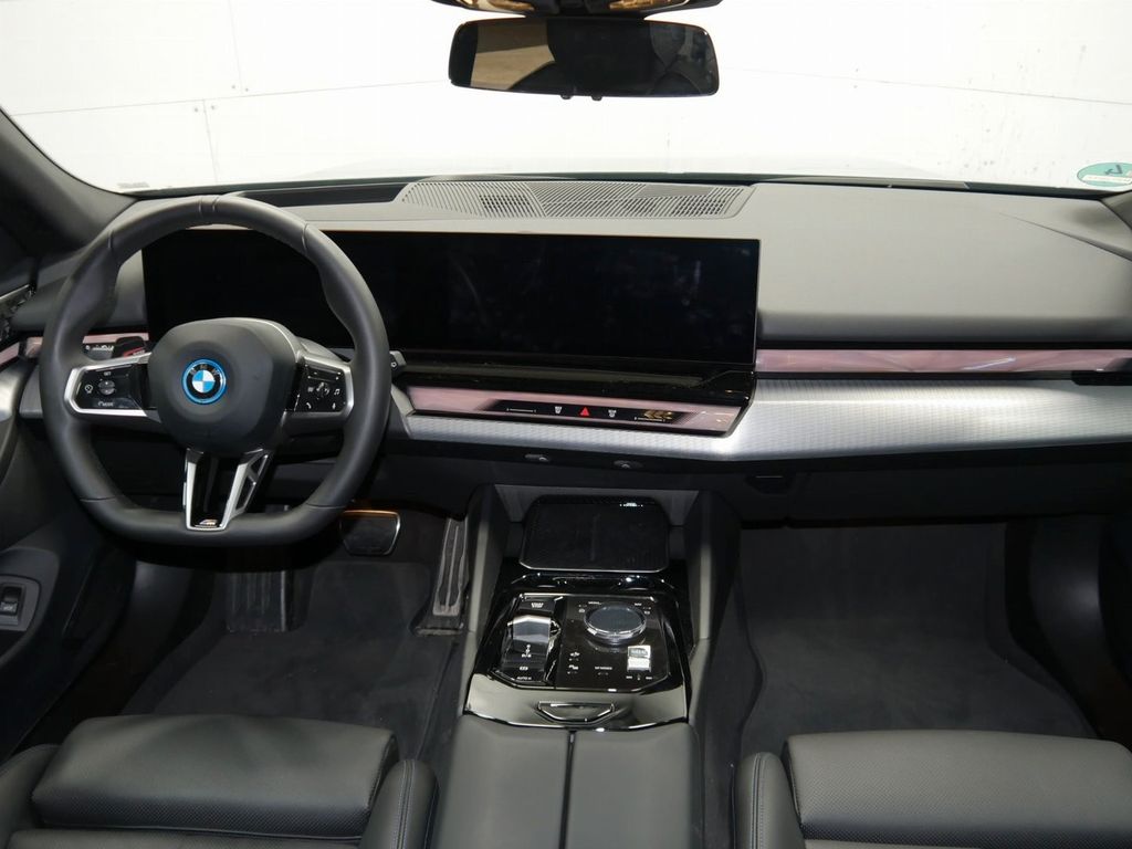 BMW i5 2024