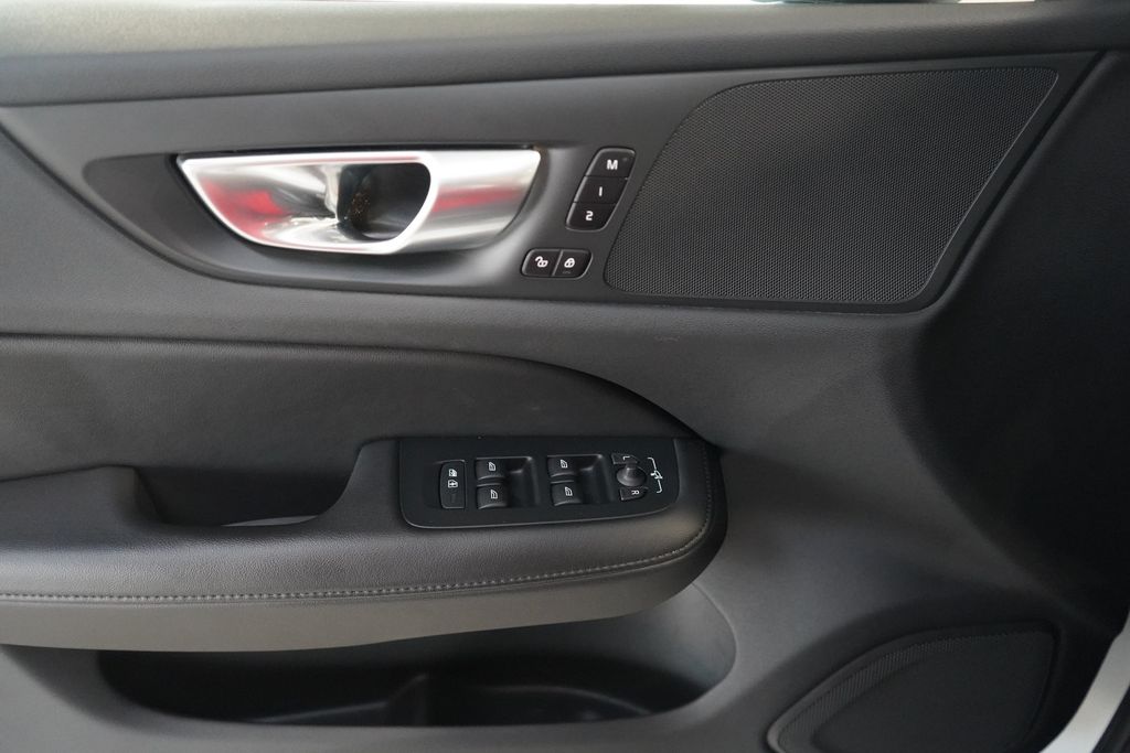 Volvo V60 2023