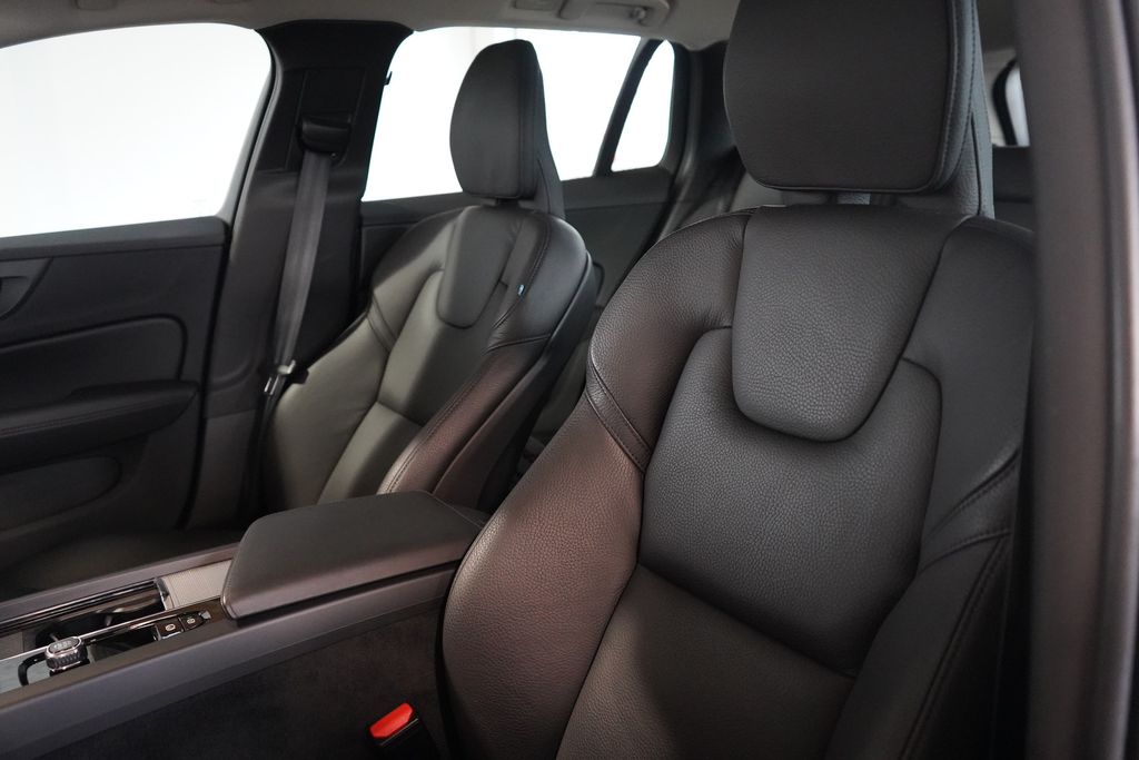 Volvo V60 2023