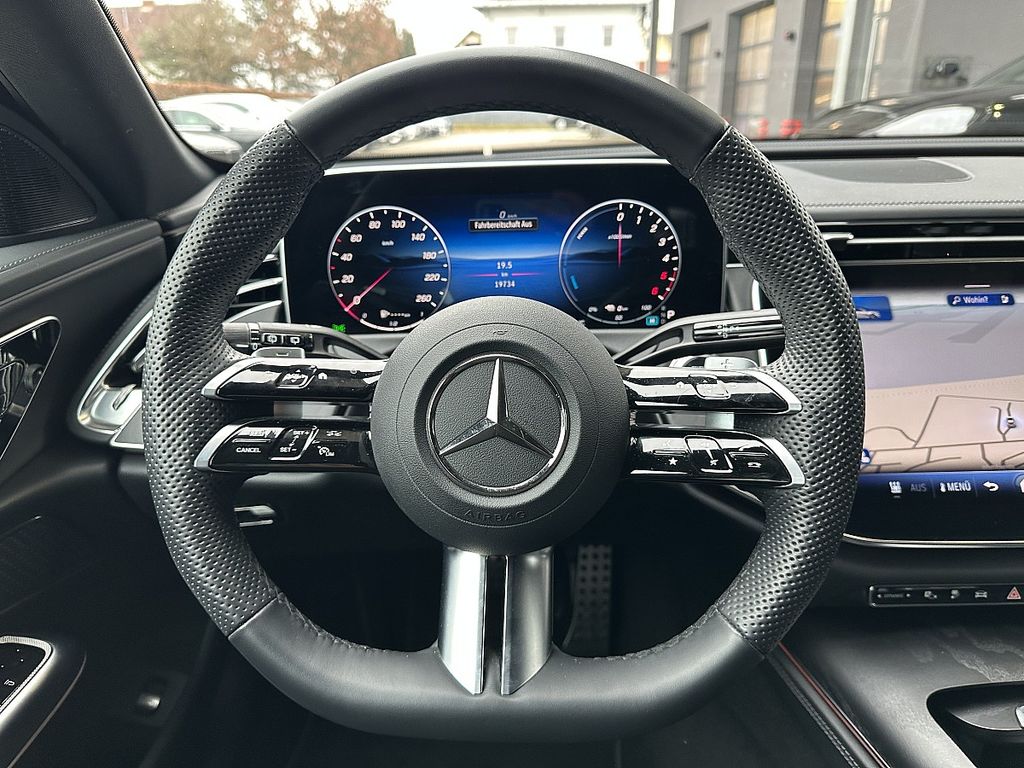 Mercedes-Benz E 300 2025