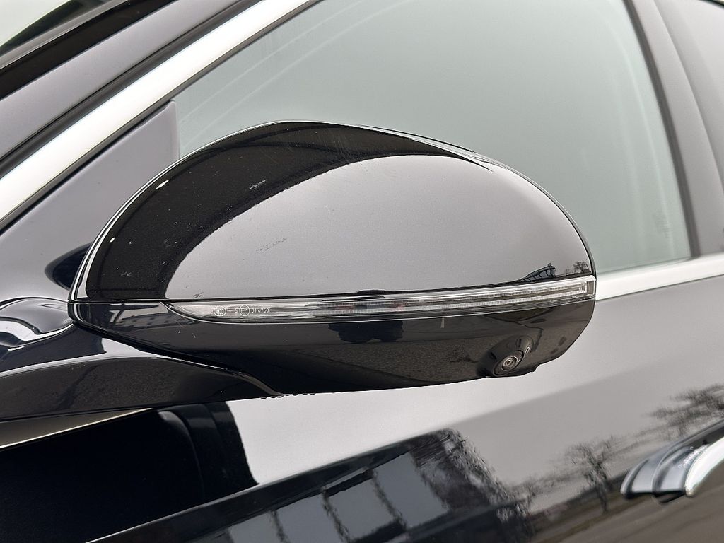 Mercedes-Benz E 300 2025