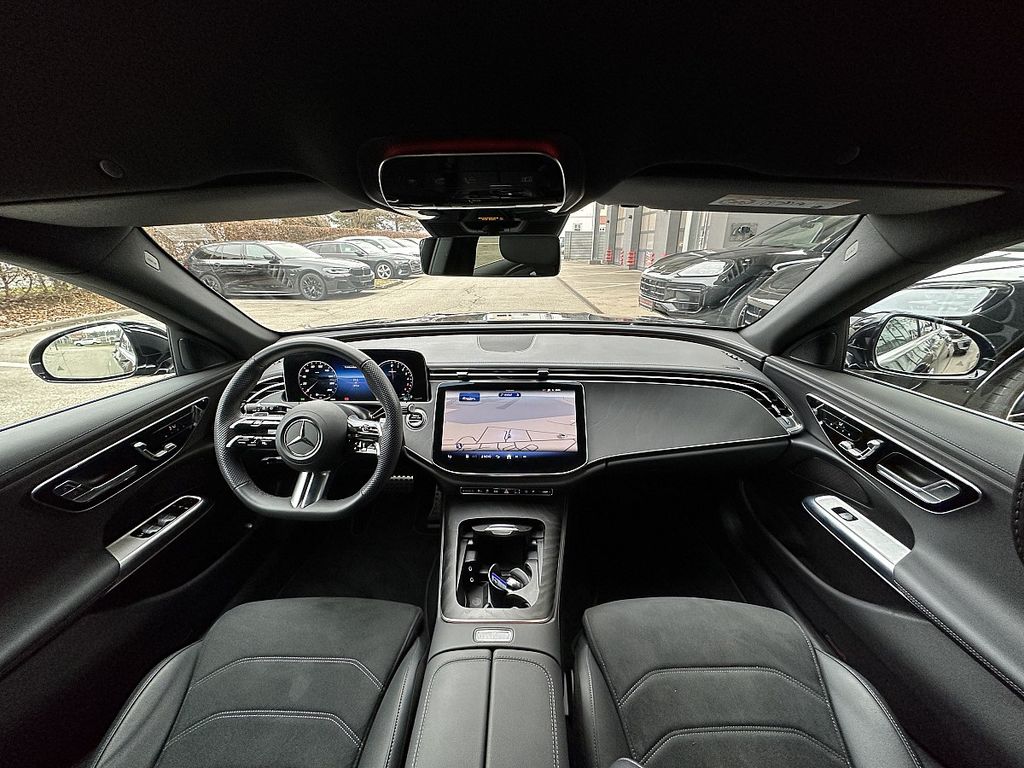 Mercedes-Benz E 300 2025