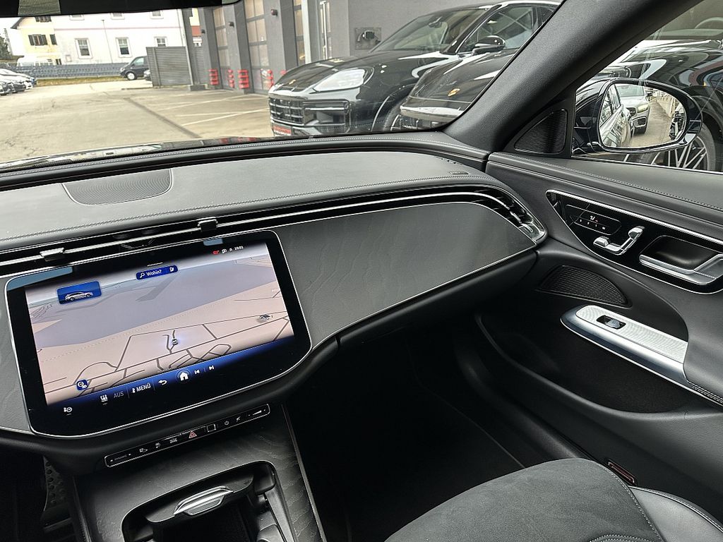 Mercedes-Benz E 300 2025