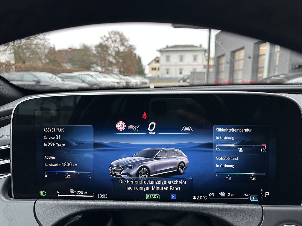 Mercedes-Benz E 300 2025