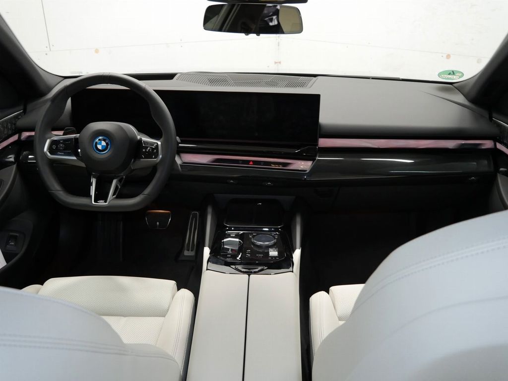 BMW i5 2025