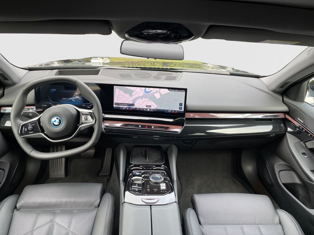 BMW i5 2024