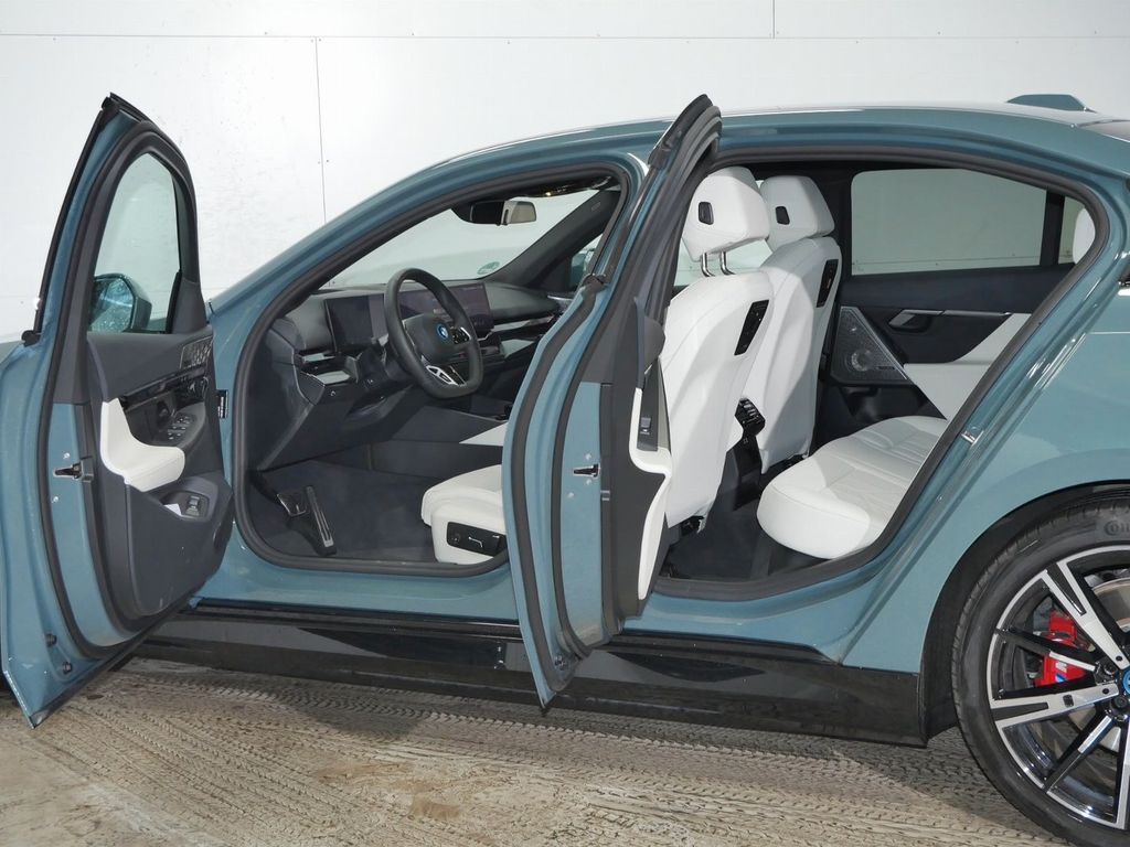 BMW i5 2025