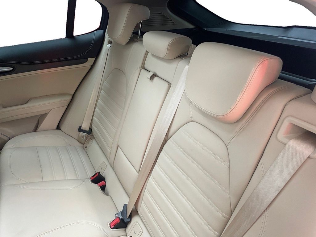 Alfa Romeo Stelvio 2022