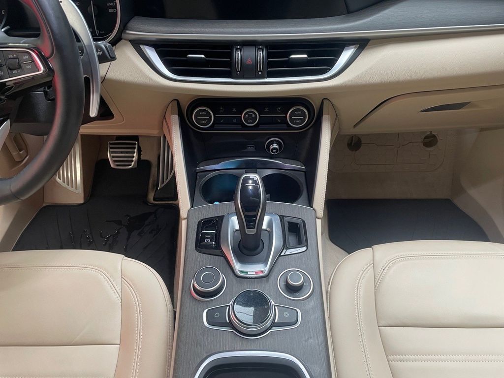 Alfa Romeo Stelvio 2022