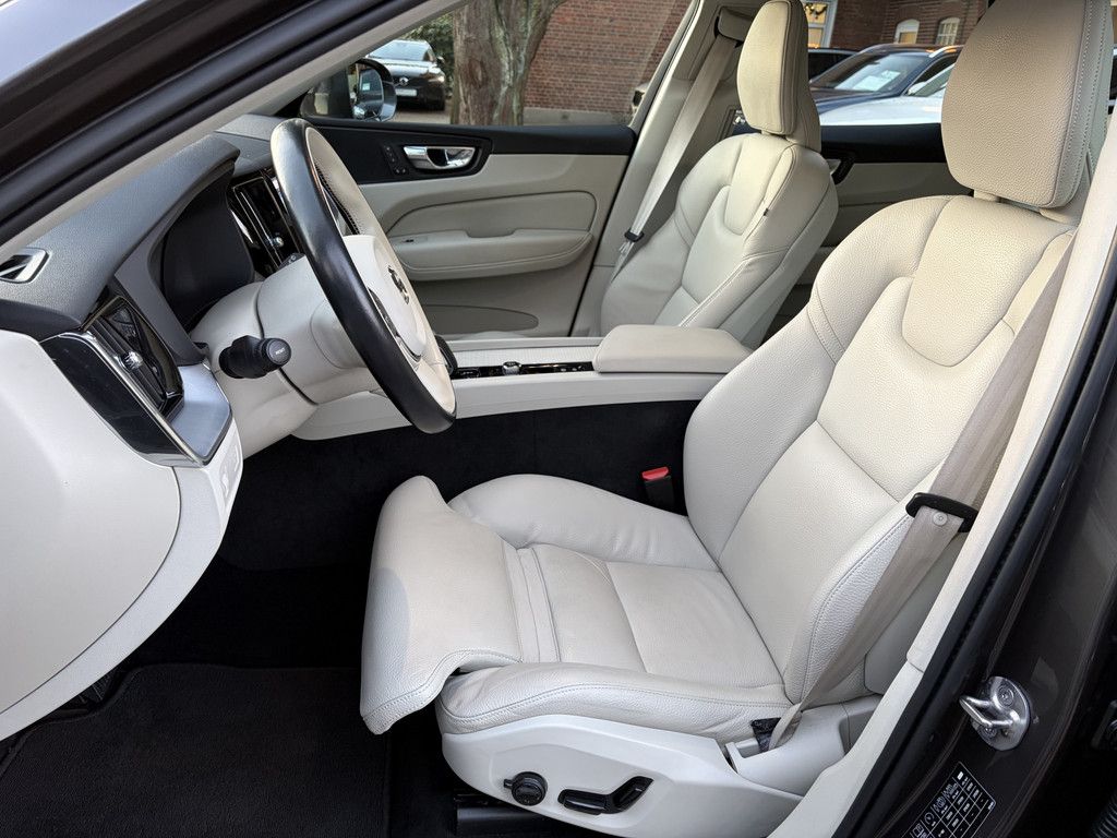 Volvo XC60 2022