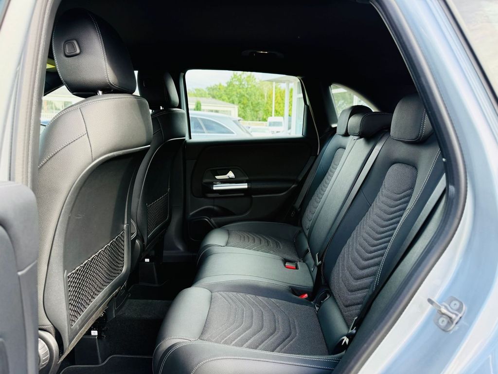 Mercedes-Benz B 180 2024