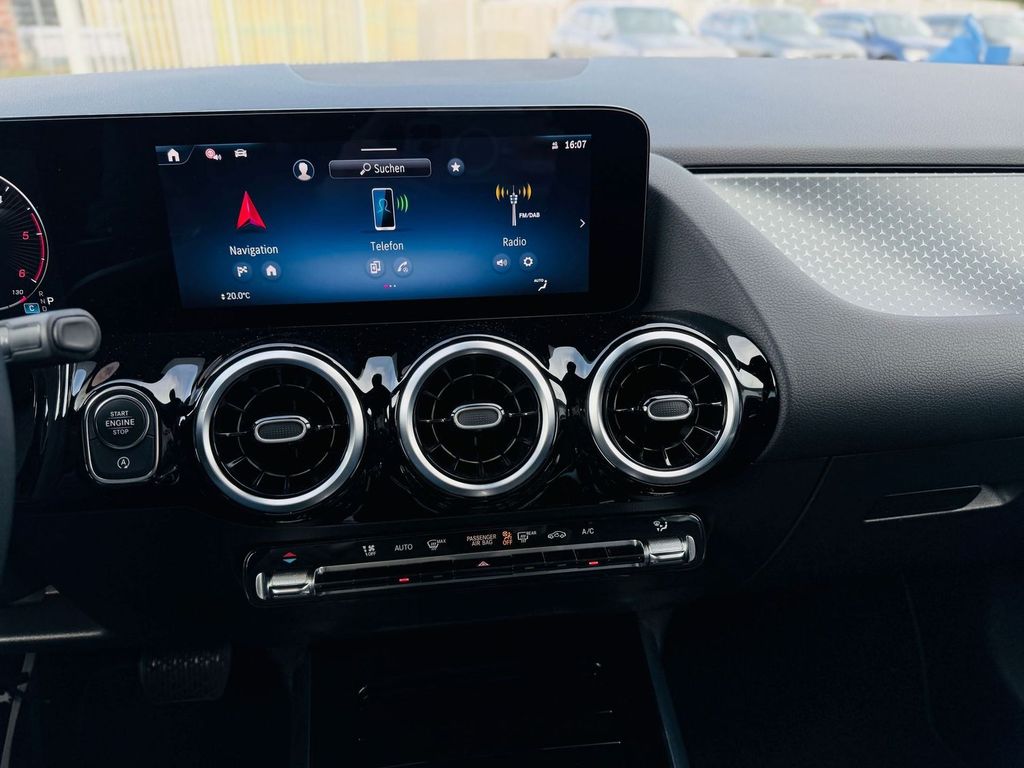 Mercedes-Benz B 180 2024