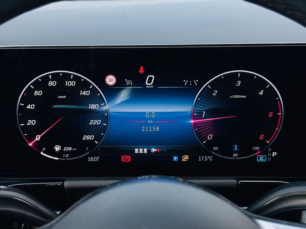 Mercedes-Benz B 180 2024