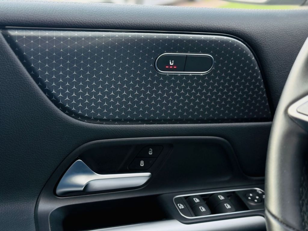 Mercedes-Benz B 180 2024