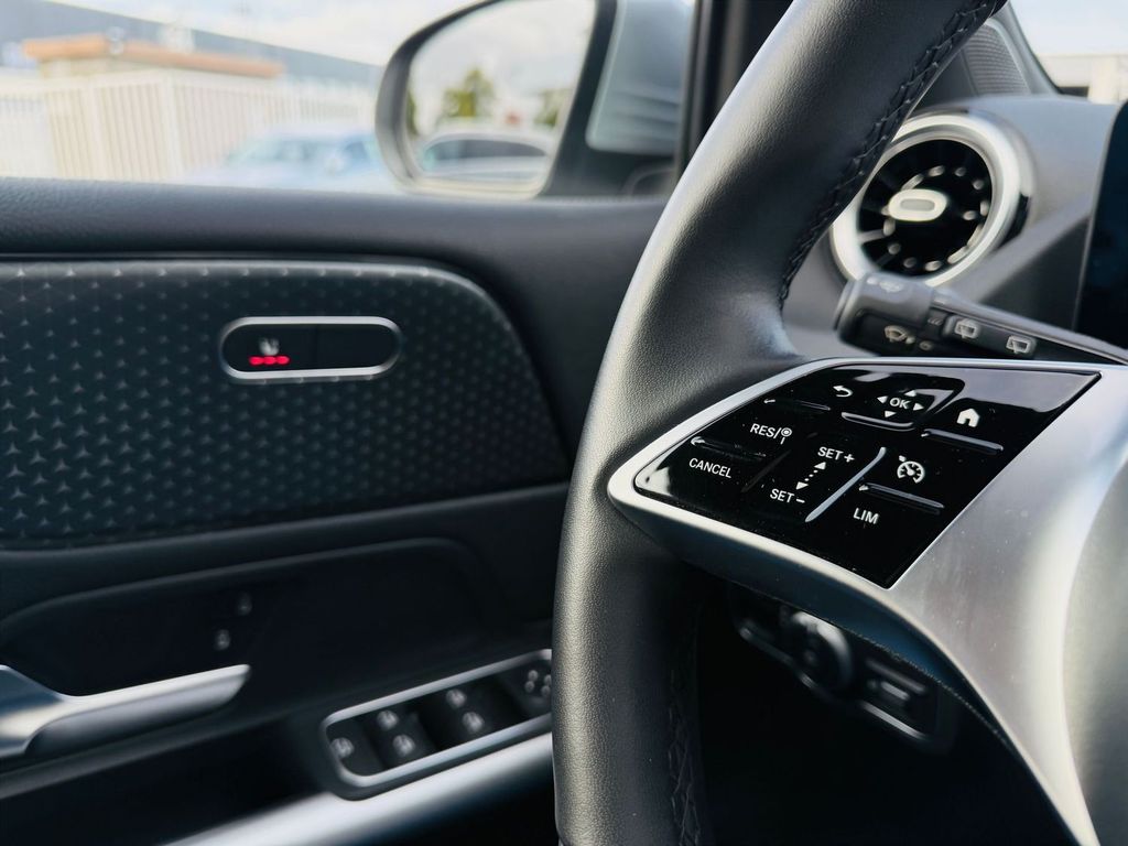 Mercedes-Benz B 180 2024