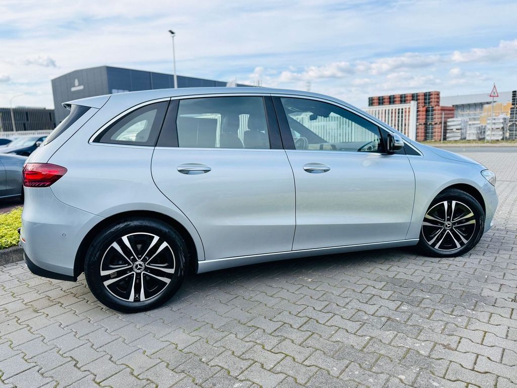 Mercedes-Benz B 180 2024