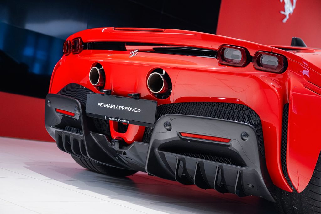 Ferrari SF90 2025