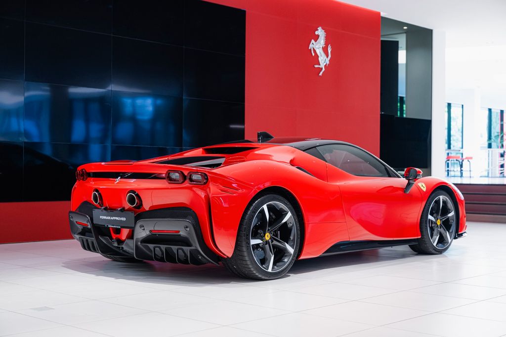 Ferrari SF90 2025