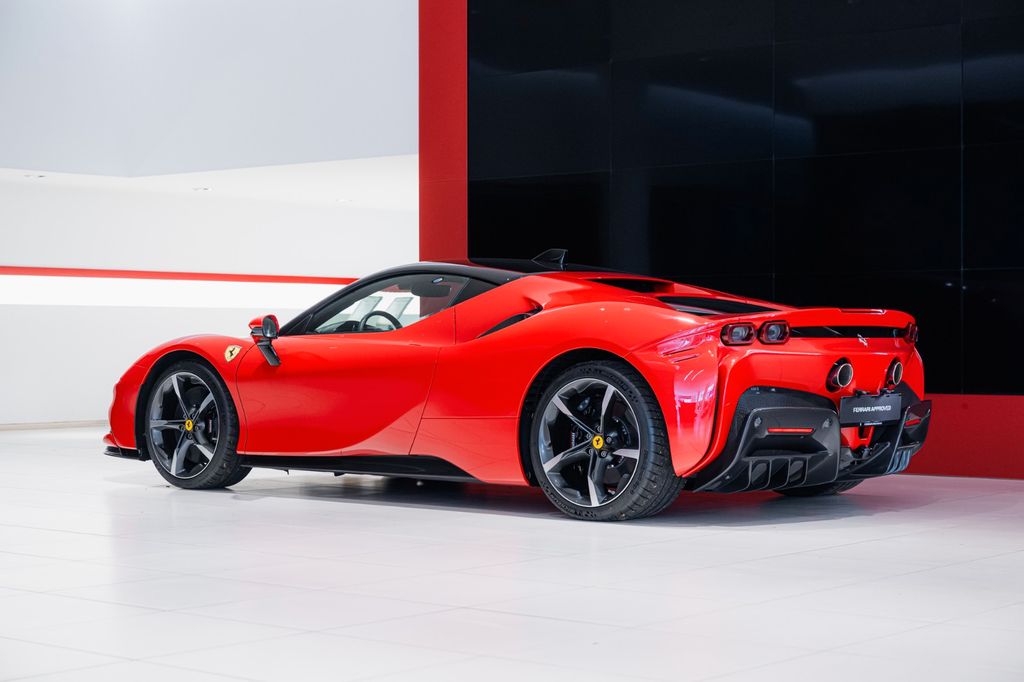 Ferrari SF90 2025