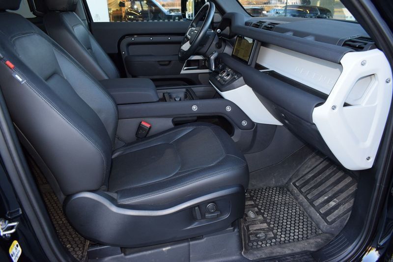 Land Rover Defender 2023