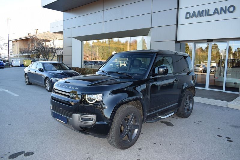 Land Rover Defender 2023