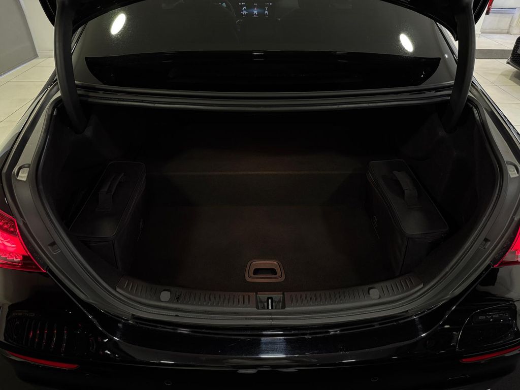 Mercedes-Benz E 300 2022