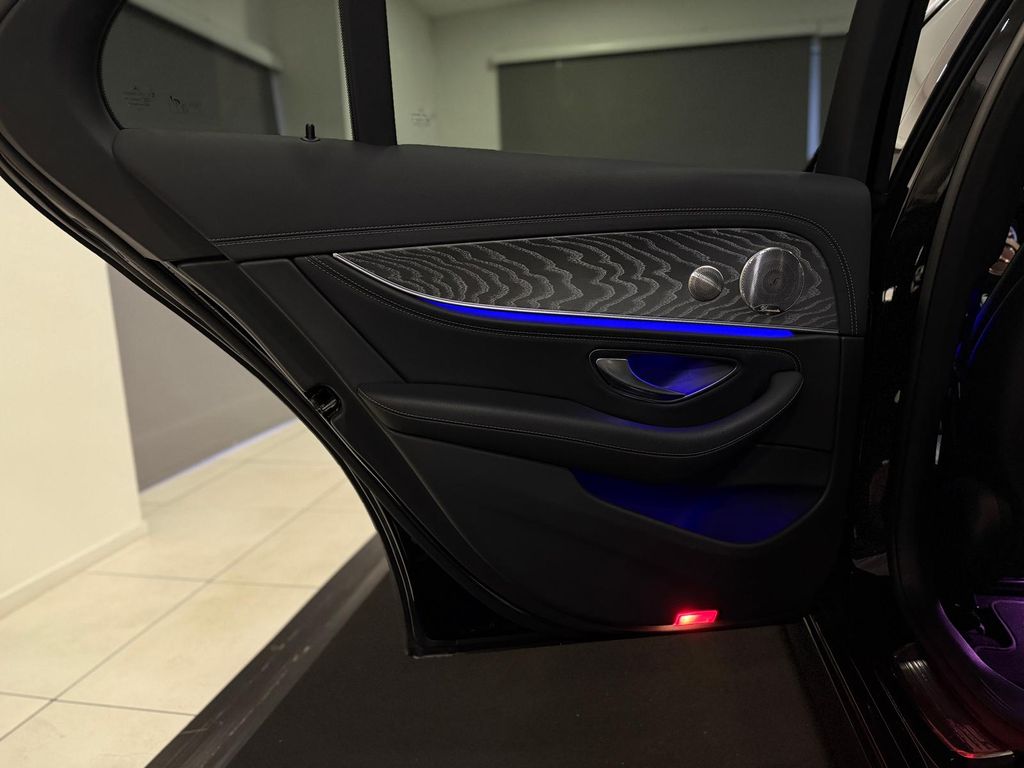 Mercedes-Benz E 300 2022