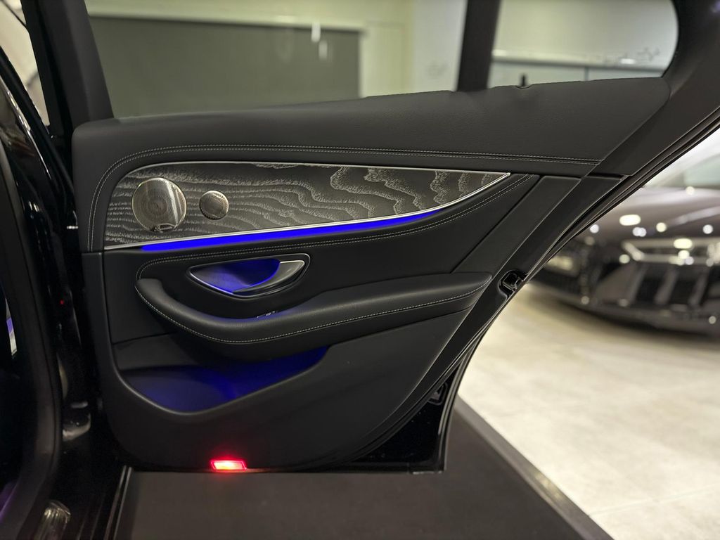 Mercedes-Benz E 300 2022