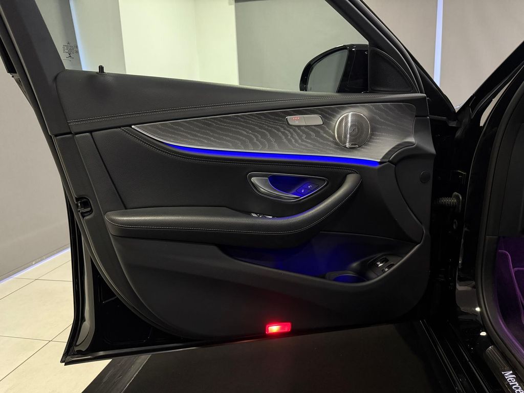 Mercedes-Benz E 300 2022