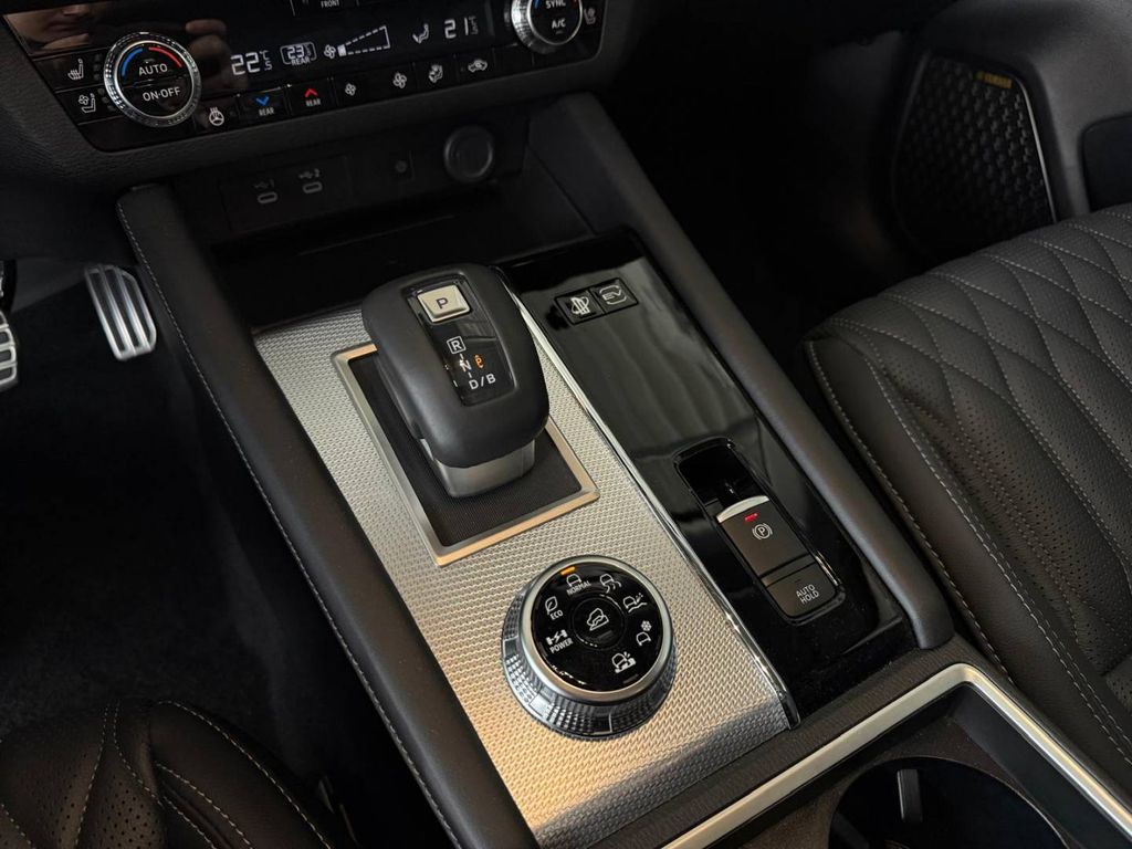 Mitsubishi Outlander 2025