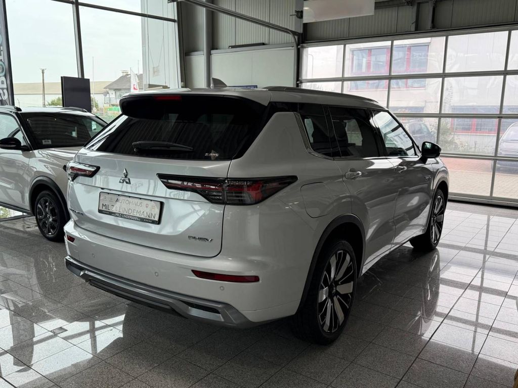 Mitsubishi Outlander 2025